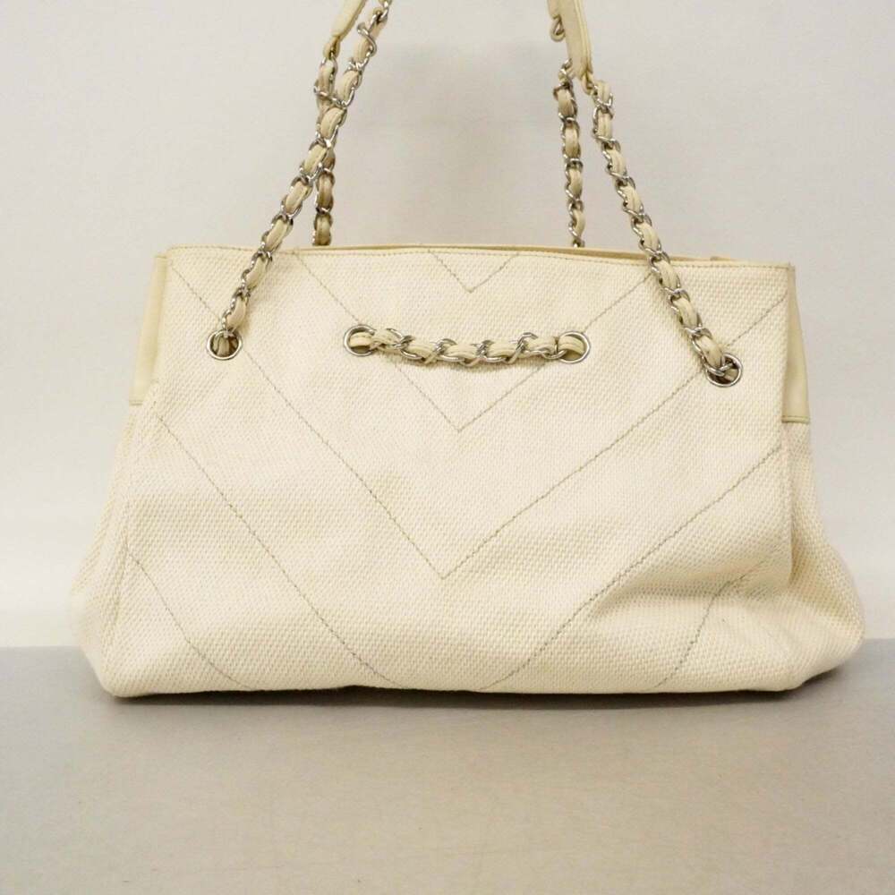 CHANEL White Canvas Tote Bag - Picture 15 of 16